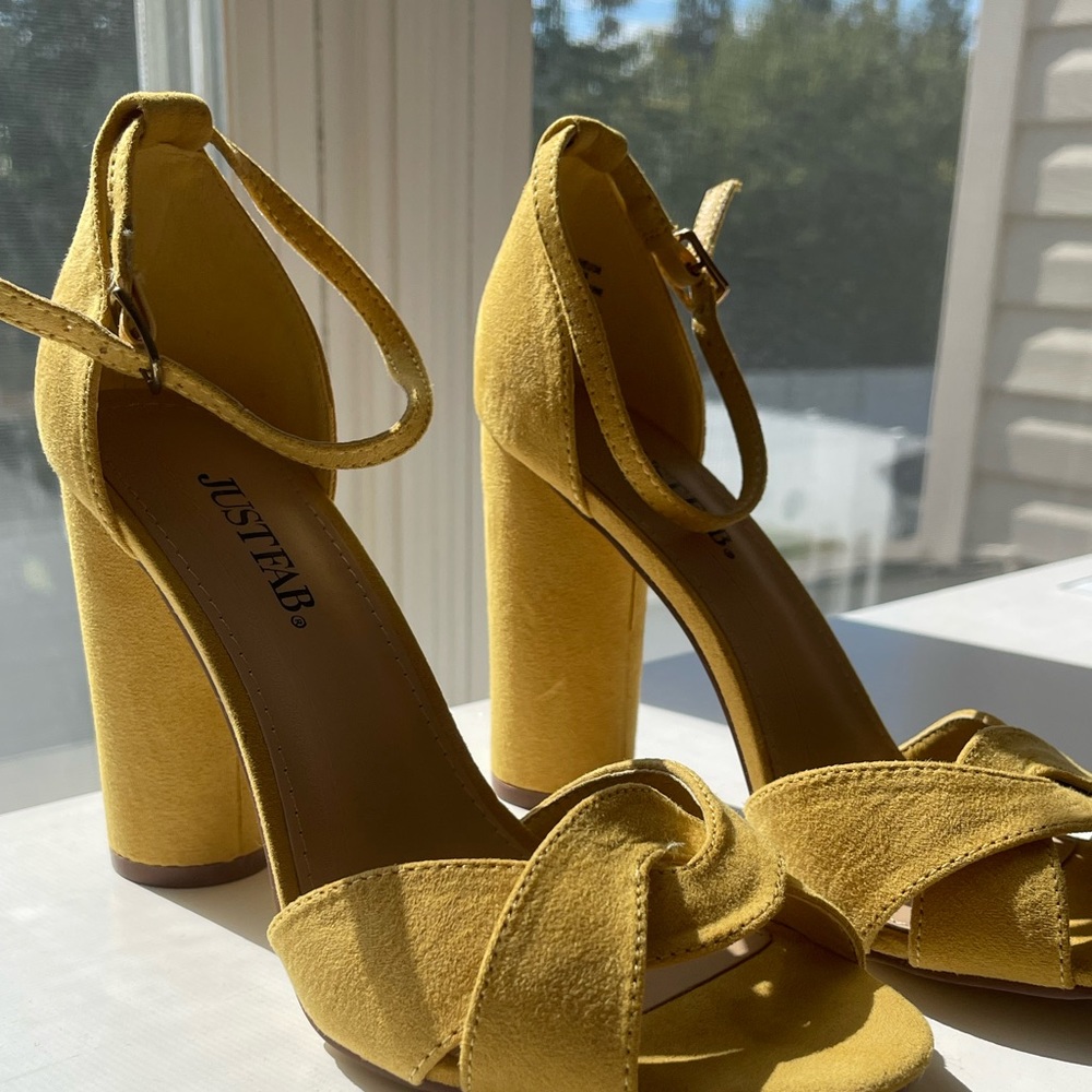 Yellow Sandals - Picture 3 of 6